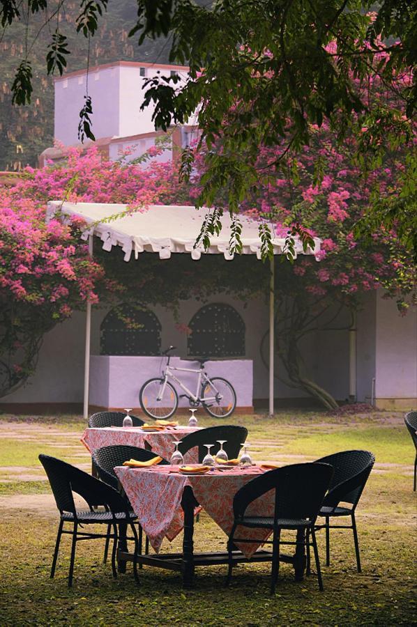 Mela Kothi - The Chambal Safari Lodge Bāh Extérieur photo