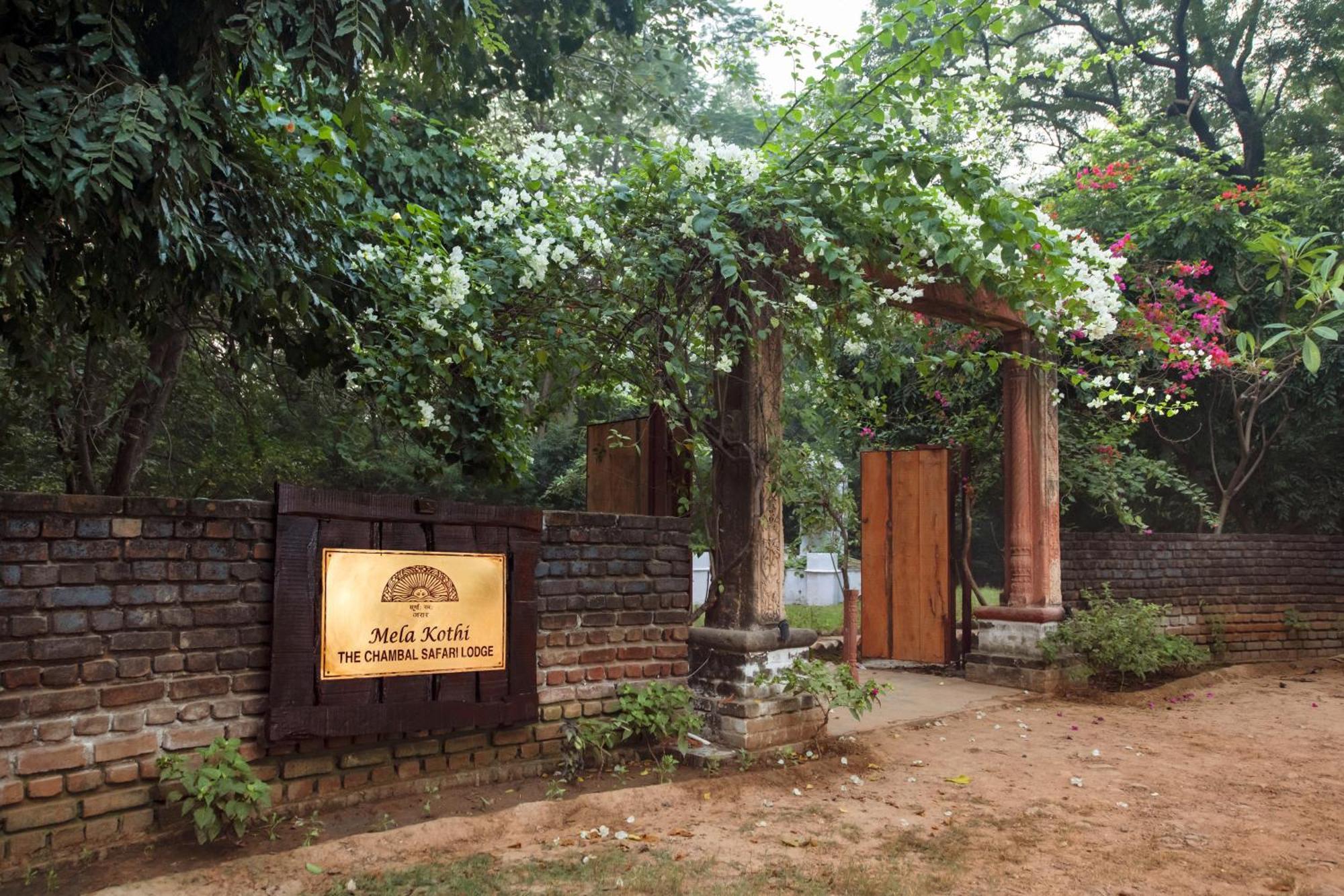 Mela Kothi - The Chambal Safari Lodge Bāh Extérieur photo